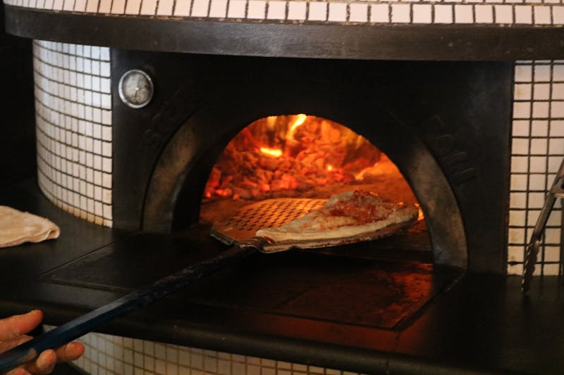 Mod Pizza restaurant interior and team culture